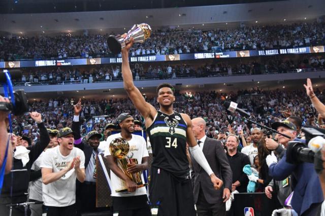 1627120330414071781.jpeg 乐鱼电脑版官网-总决赛收视率回暖 NBA继续瞄准750亿超级转播合同