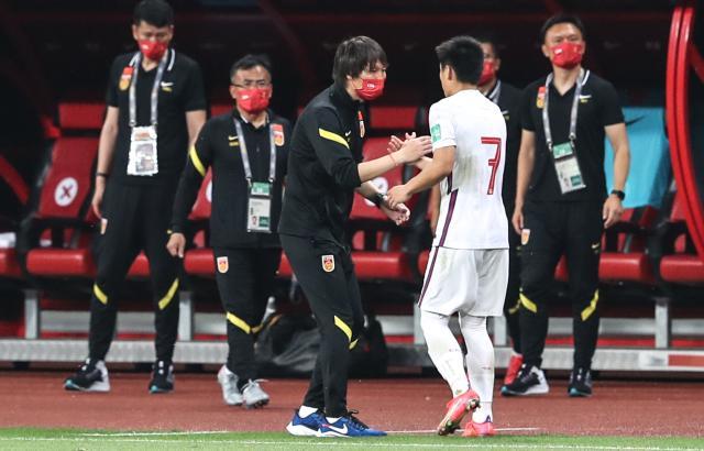 乐鱼电脑版官网-严益唯：李铁打开国足想象空间